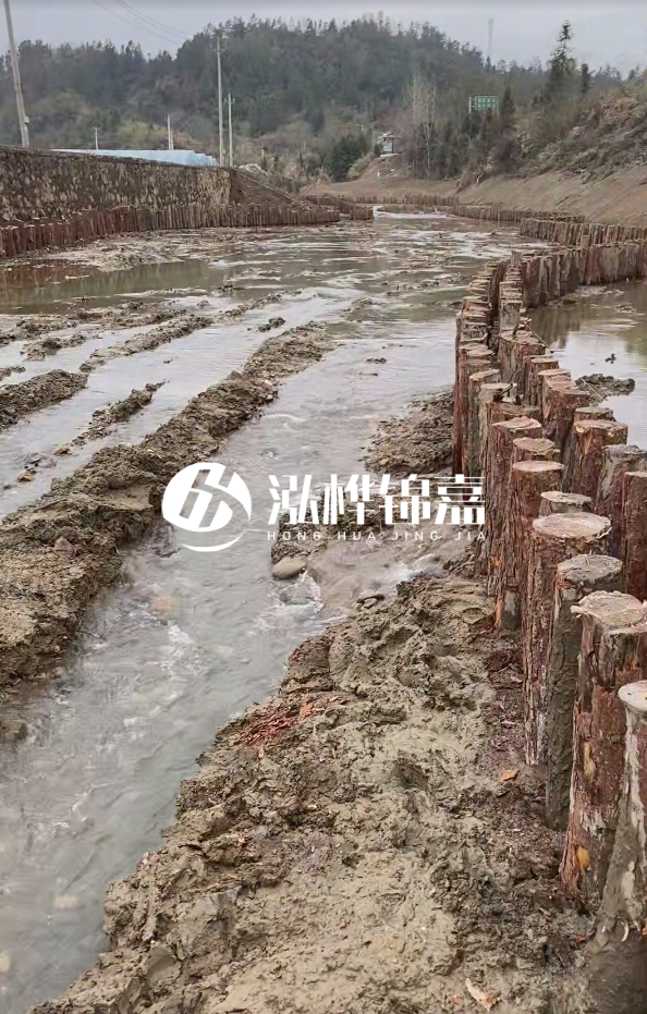 佳木斯河道清淤專業(yè)施工-河道清淤國(guó)家規(guī)定是幾米？