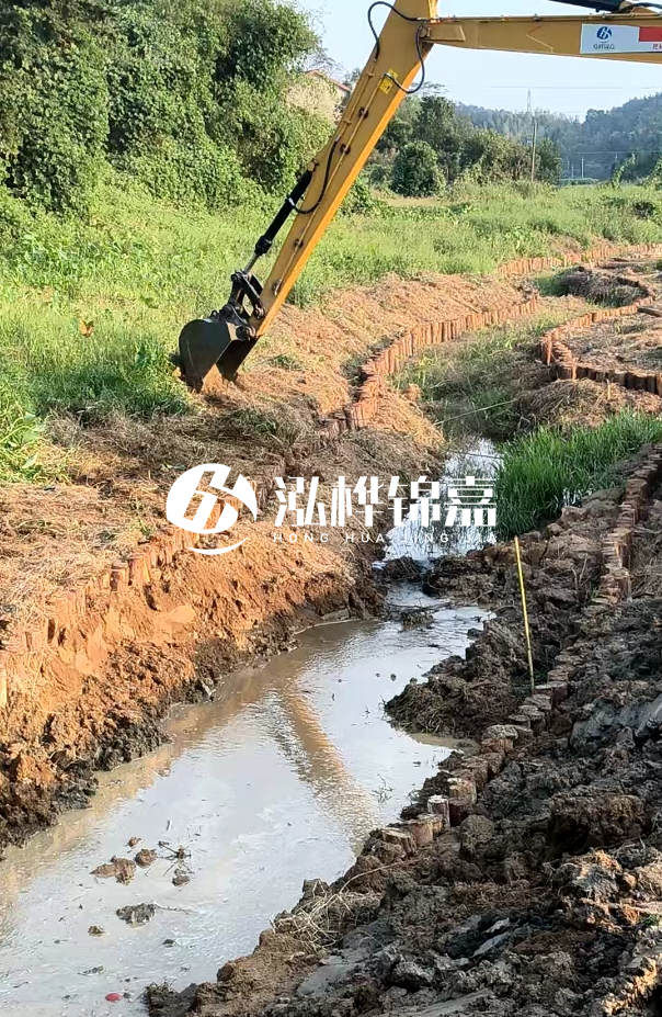 十堰河道清淤專業(yè)施工-打完松木樁后清理淤泥費(fèi)用高不高？