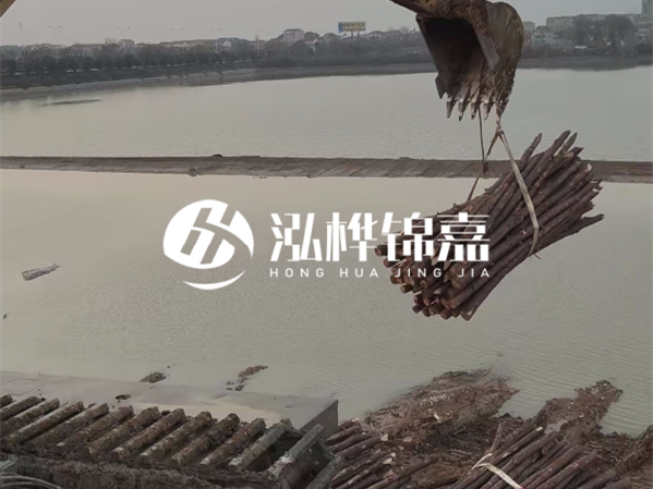 包工包料和清工施工哪種更劃算？1000根松木樁正常施工周期要多久？