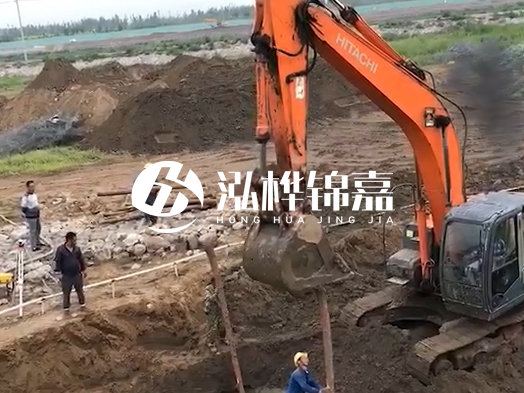 松木樁批發(fā)廠家泓樺錦嘉 - 生態(tài)河道木樁施工需要注意什么？