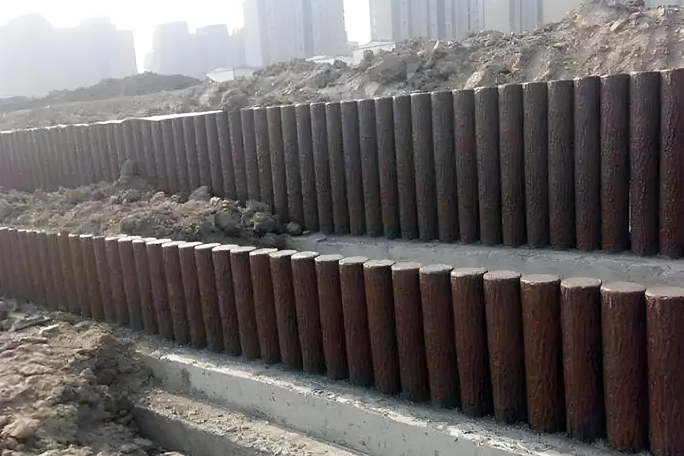 水泥樁批發(fā)廠家泓樺錦嘉-水泥圓樁適合用于哪些建筑工程？